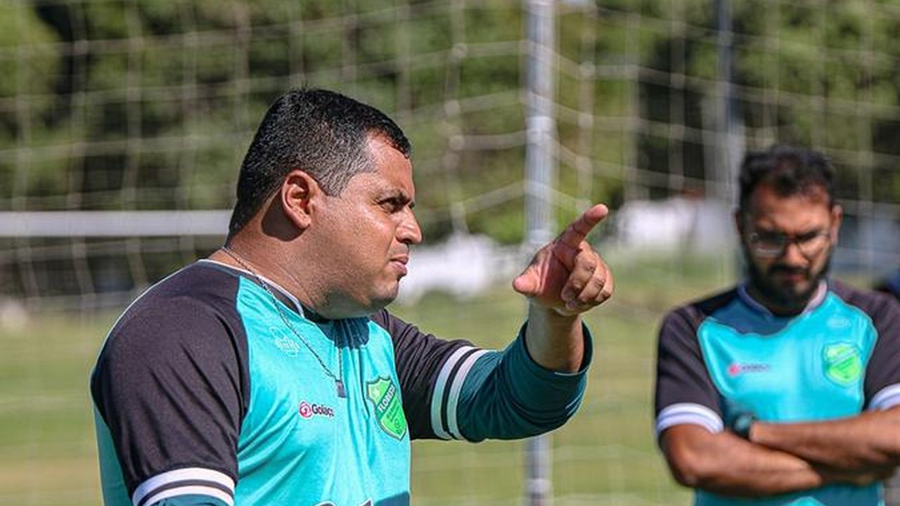 Técnico Leston Júnior completará 50 jogos pelo Floresta no sábado